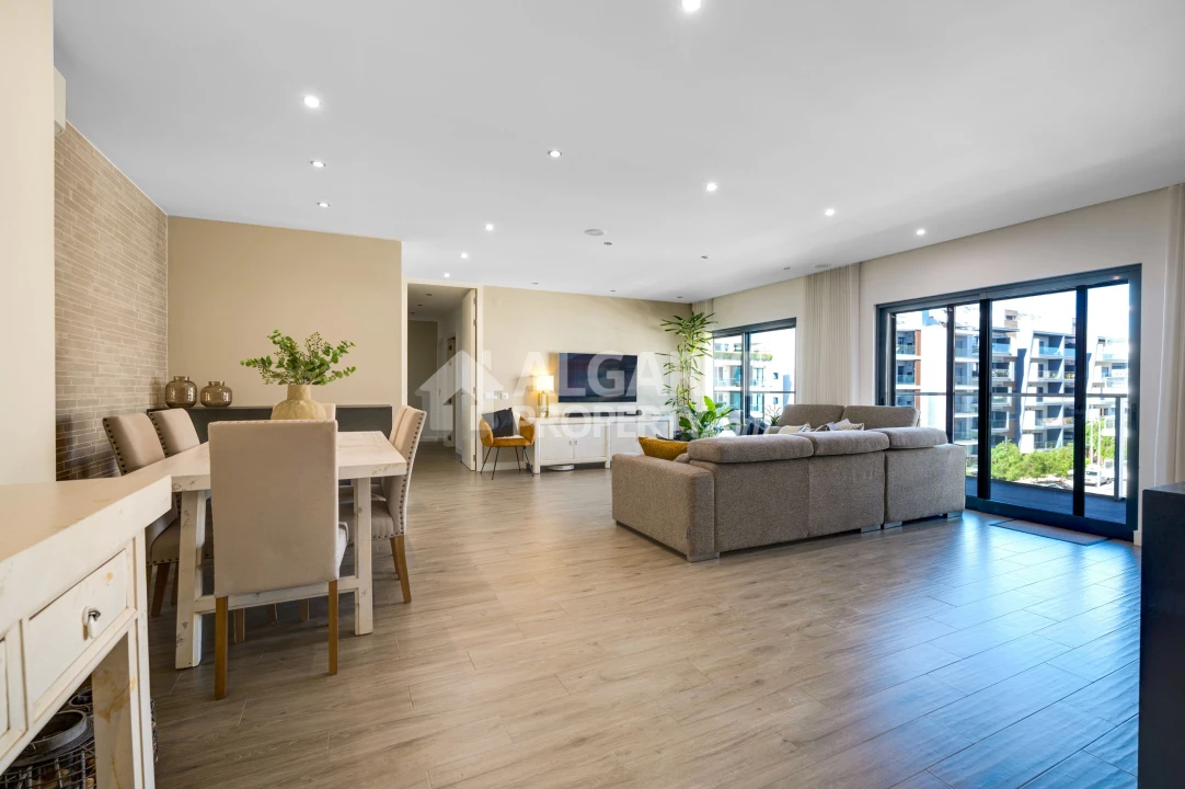 Apartamento T3 para Venda em Faro (Sé e São Pedro) Foto 3