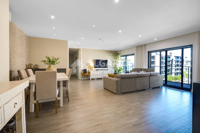 Apartamento T3 para Venda em Faro (Sé e São Pedro) Foto 3