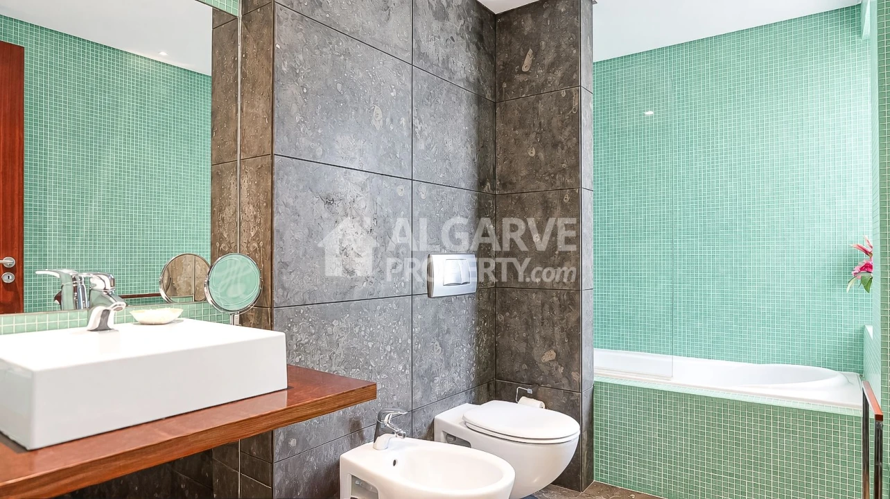 Apartamento T3 para Venda em Quarteira Foto 35