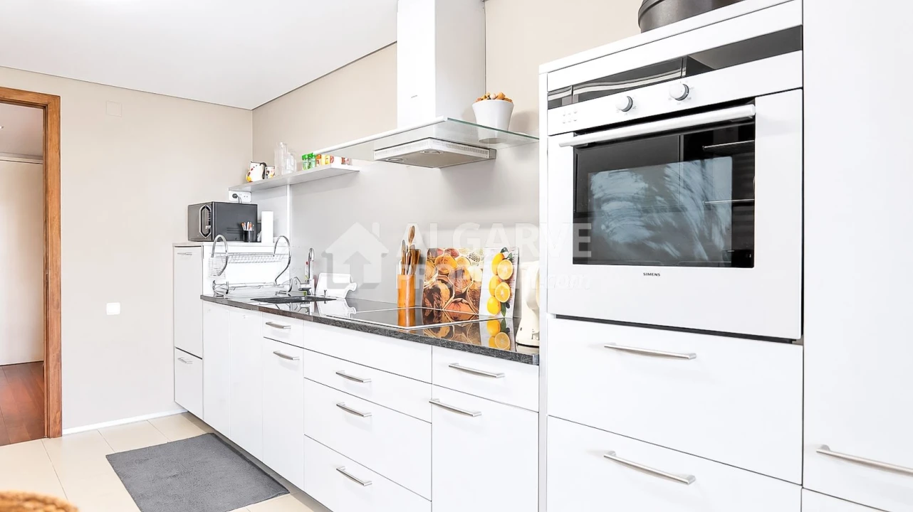 Apartamento T3 para Venda em Quarteira Foto 17