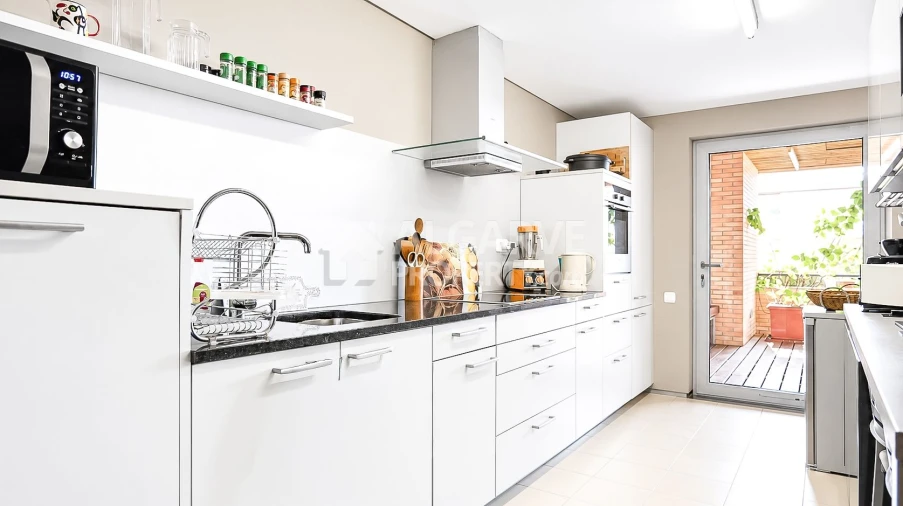 Apartamento T3 para Venda em Quarteira Foto 3