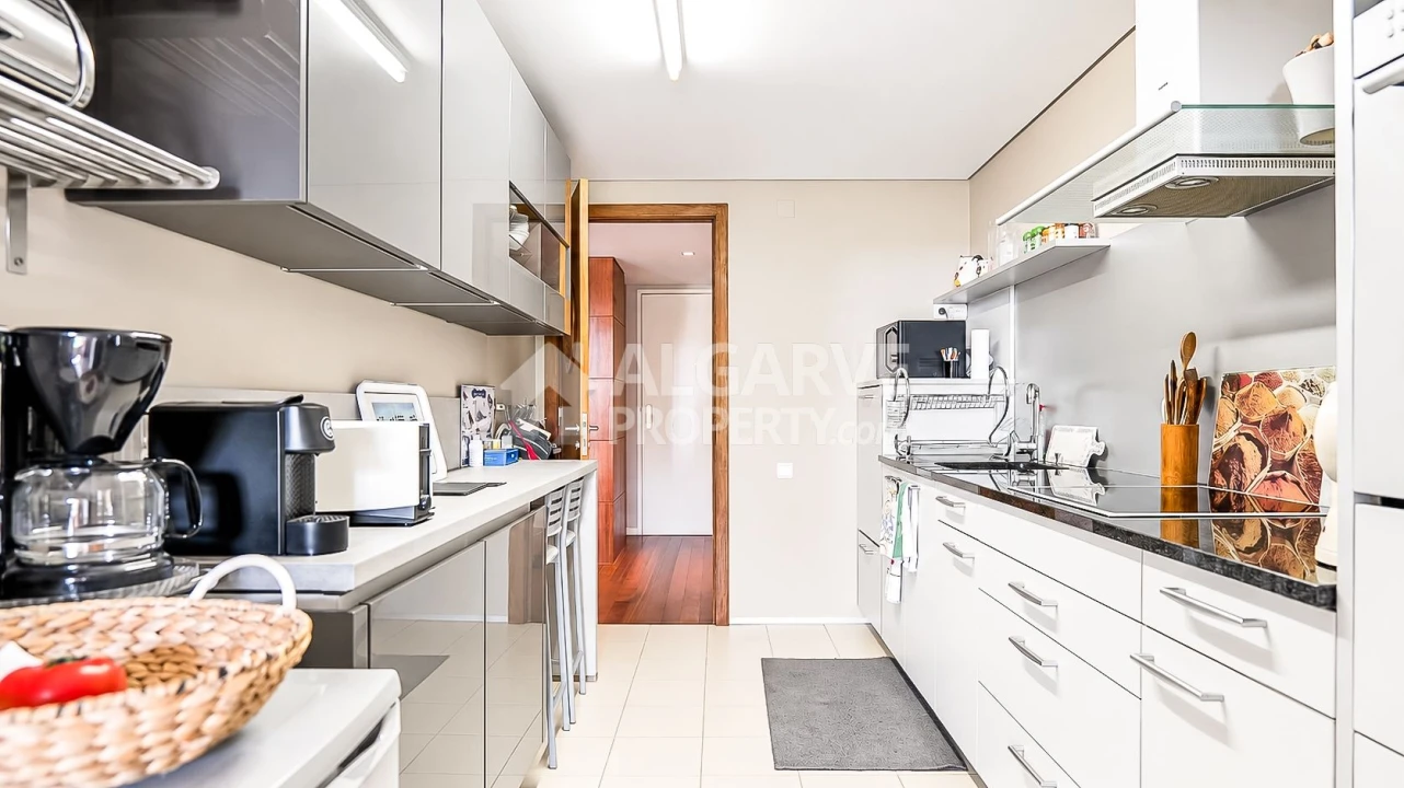 Apartamento T3 para Venda em Quarteira Foto 18