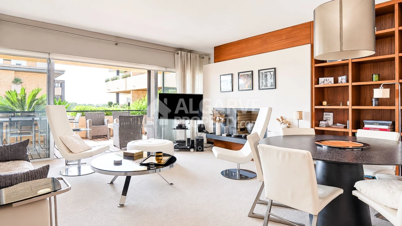 Apartamento T3 para Venda em Quarteira Foto 2