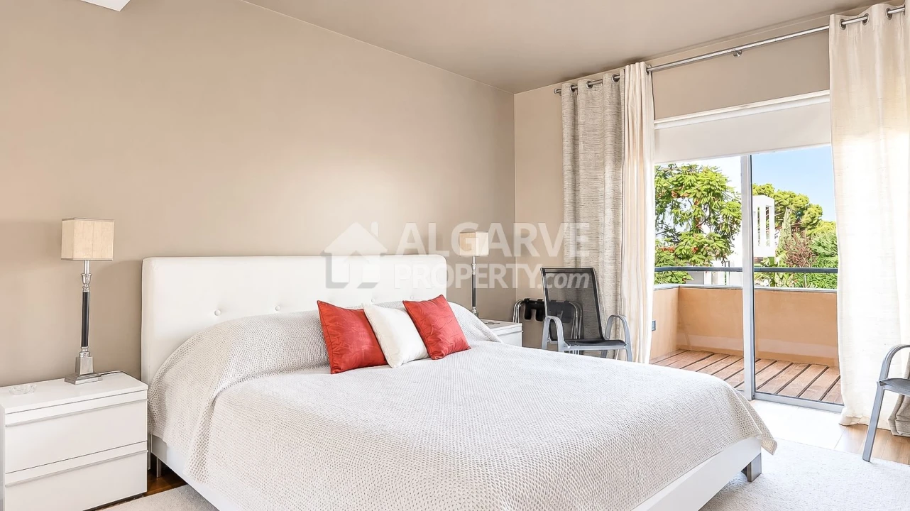 Apartamento T3 para Venda em Quarteira Foto 21