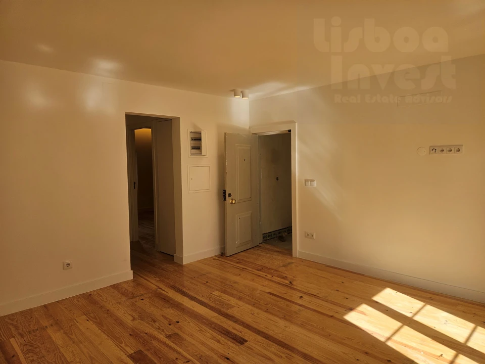 Apartamento T2 para Venda em São Vicente Foto 3