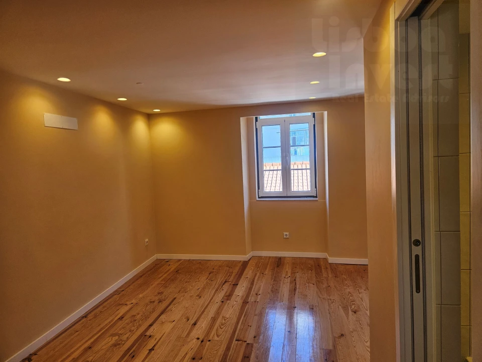 Apartamento T1 para Venda em Santa Maria Maior Foto 3