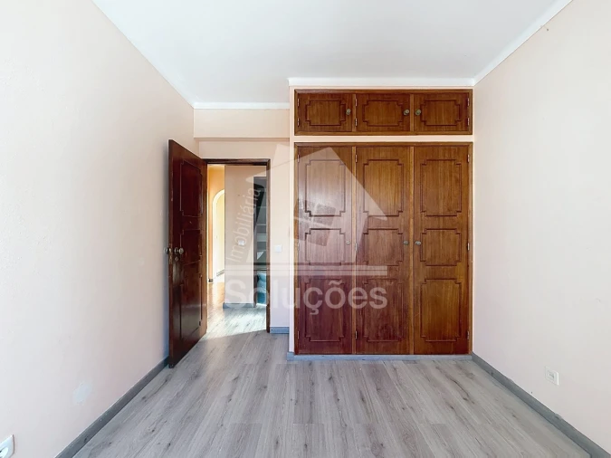 Apartamento T3 para Venda em Portimão Foto 4