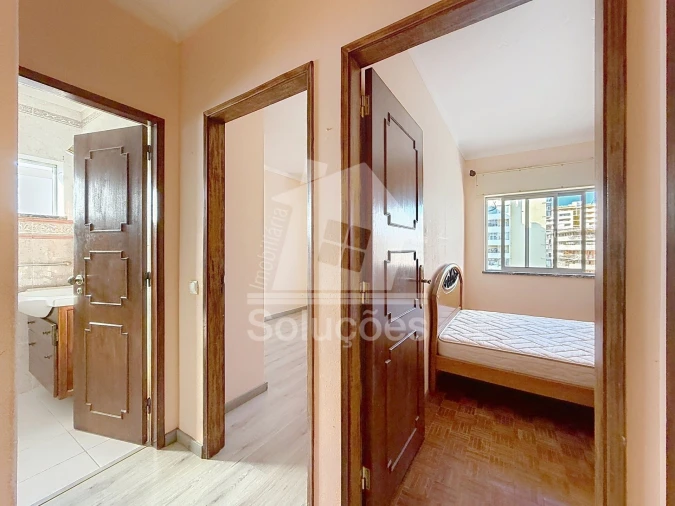 Apartamento T3 para Venda em Portimão Foto 6