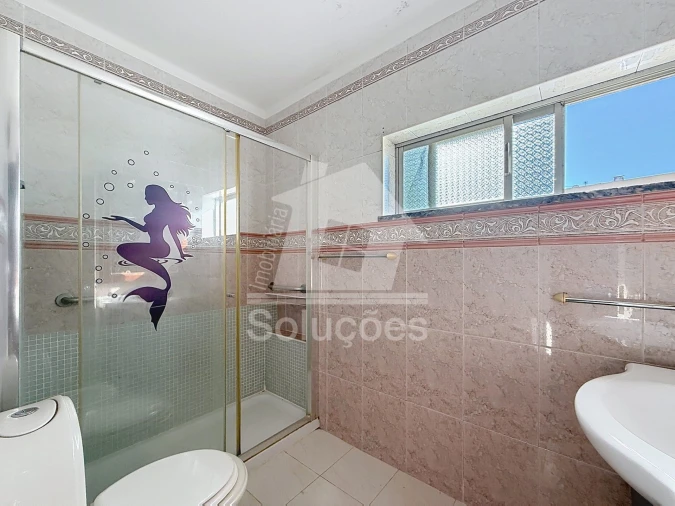 Apartamento T3 para Venda em Portimão Foto 9