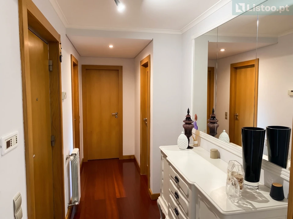 Apartamento T2 para Venda em Ramalde Foto 2
