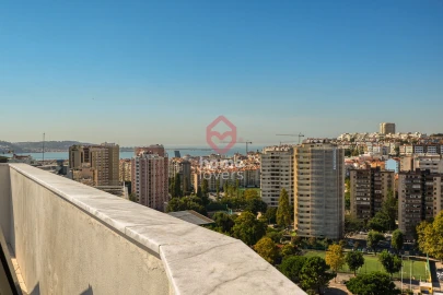 Apartamento T3 para Venda em Oeiras e São Julião da Barra, Paço de Arcos e Caxias