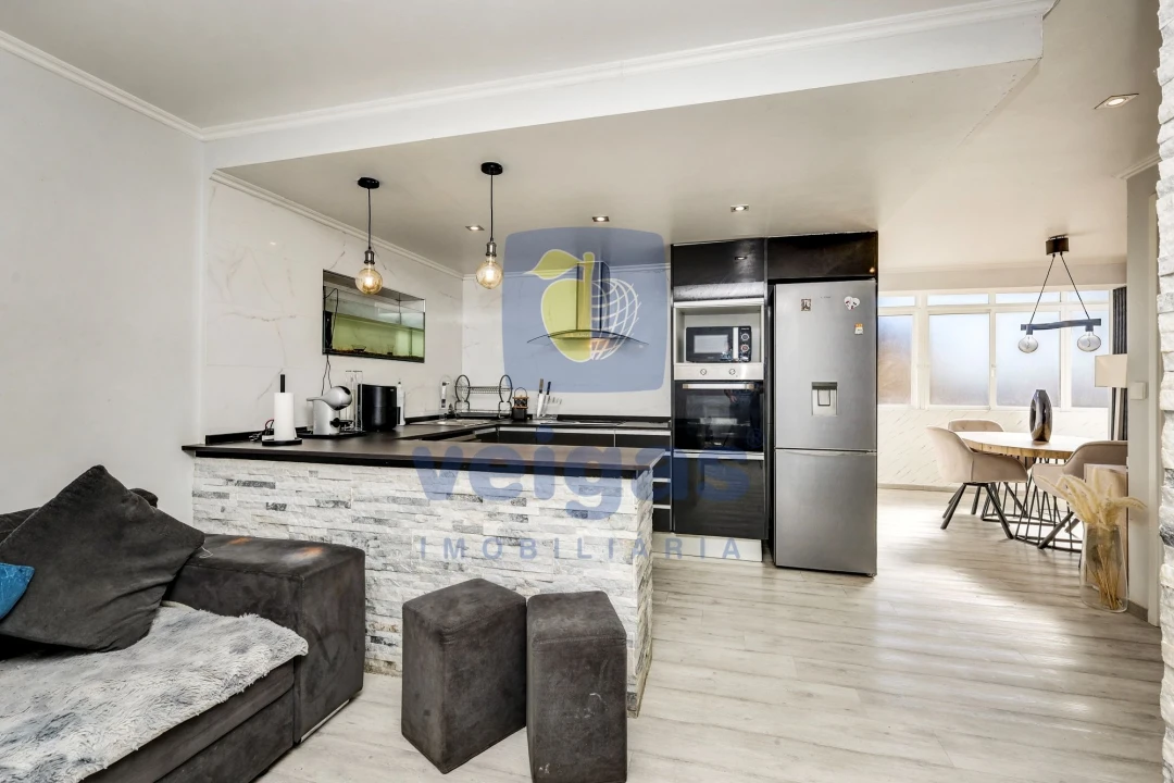 Apartamento T4 para Venda em Agualva e Mira-Sintra Foto 1