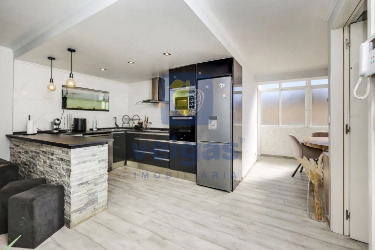 Apartamento T4 para Venda em Agualva e Mira-Sintra Foto 15