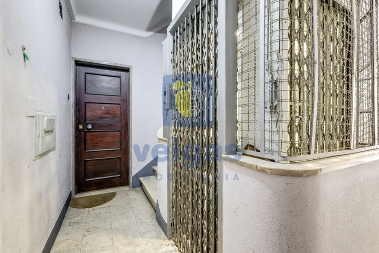 Apartamento T4 para Venda em Agualva e Mira-Sintra Foto 32