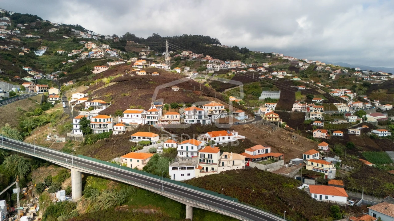 Moradia T3 para Venda em Camara de Lobos Foto 6