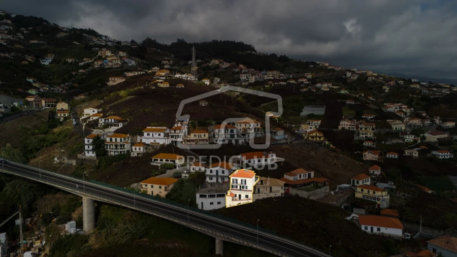 Moradia T3 para Venda em Camara de Lobos Foto 5