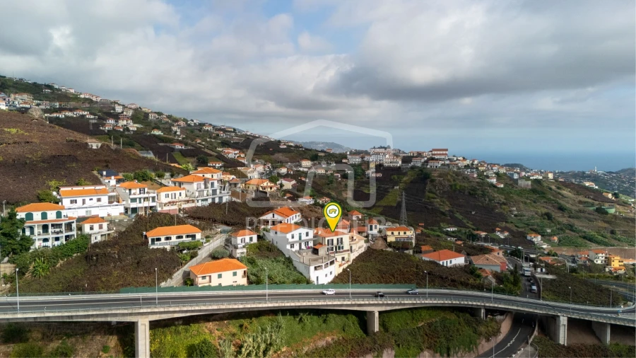 Moradia T3 para Venda em Camara de Lobos Foto 7