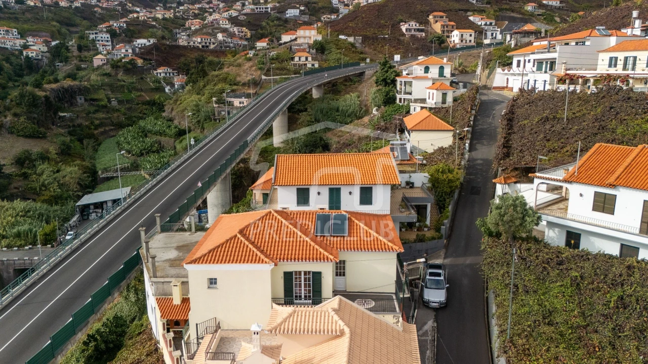 Moradia T3 para Venda em Camara de Lobos Foto 14