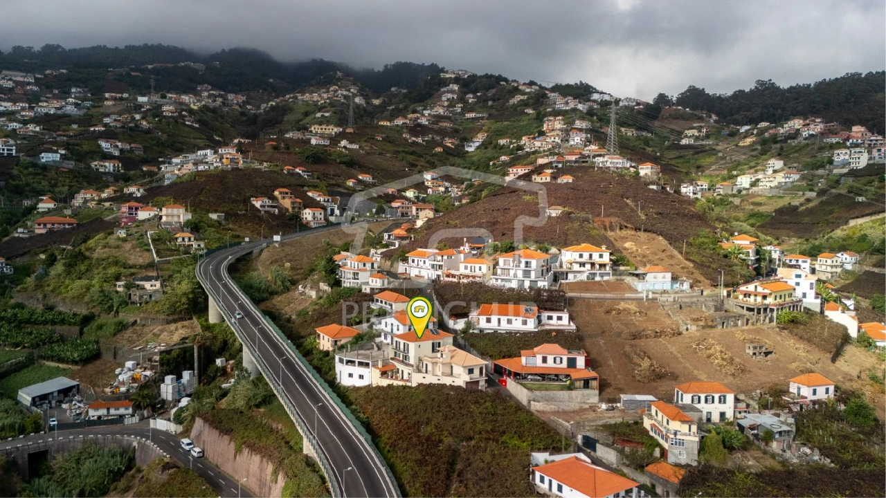 Moradia T3 para Venda em Camara de Lobos Foto 9