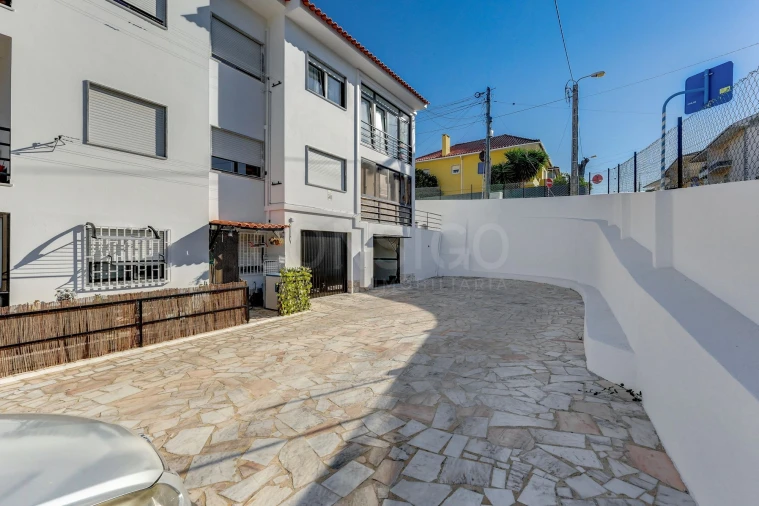 Apartamento T3 para Venda em Porto Salvo Foto 24