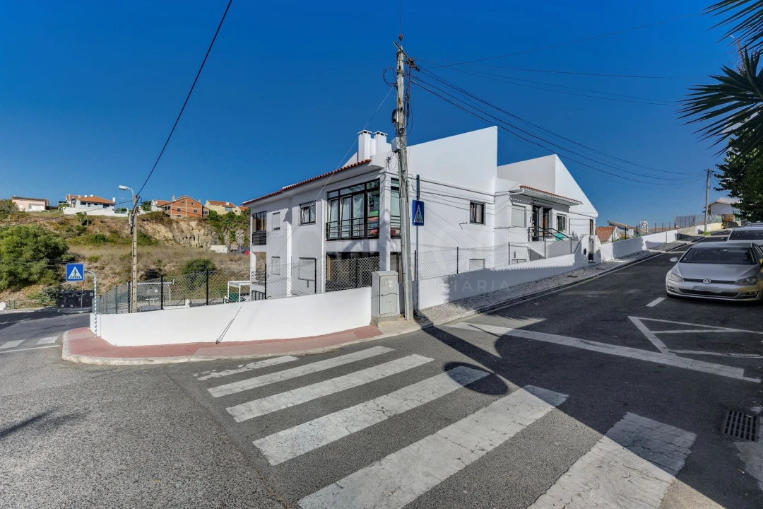 Apartamento T3 para Venda em Porto Salvo Foto 25