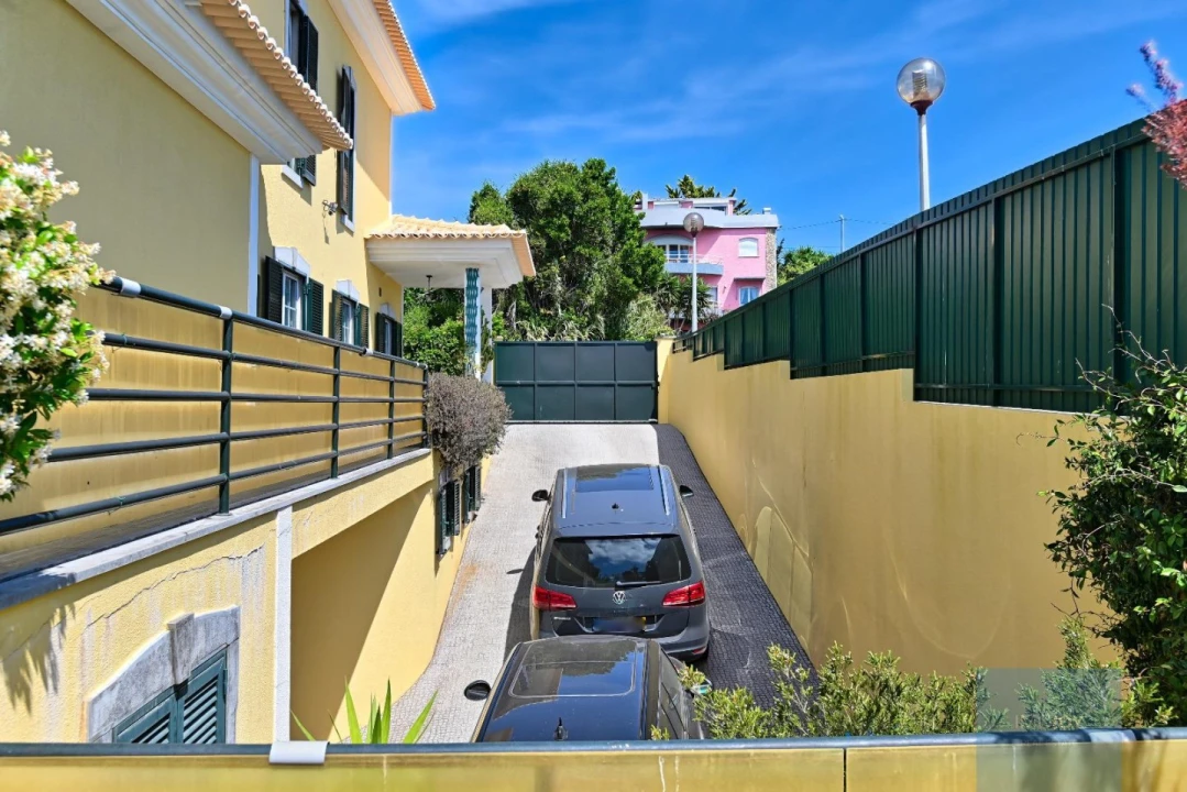Moradia T4 para Venda em Alcabideche Foto 25