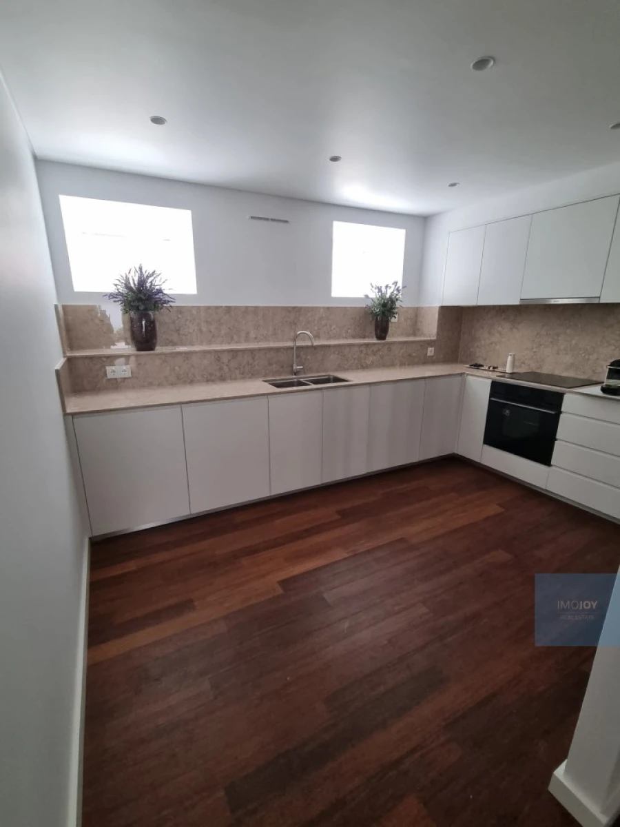 Apartamento T3 para Venda em Arroios Foto 5
