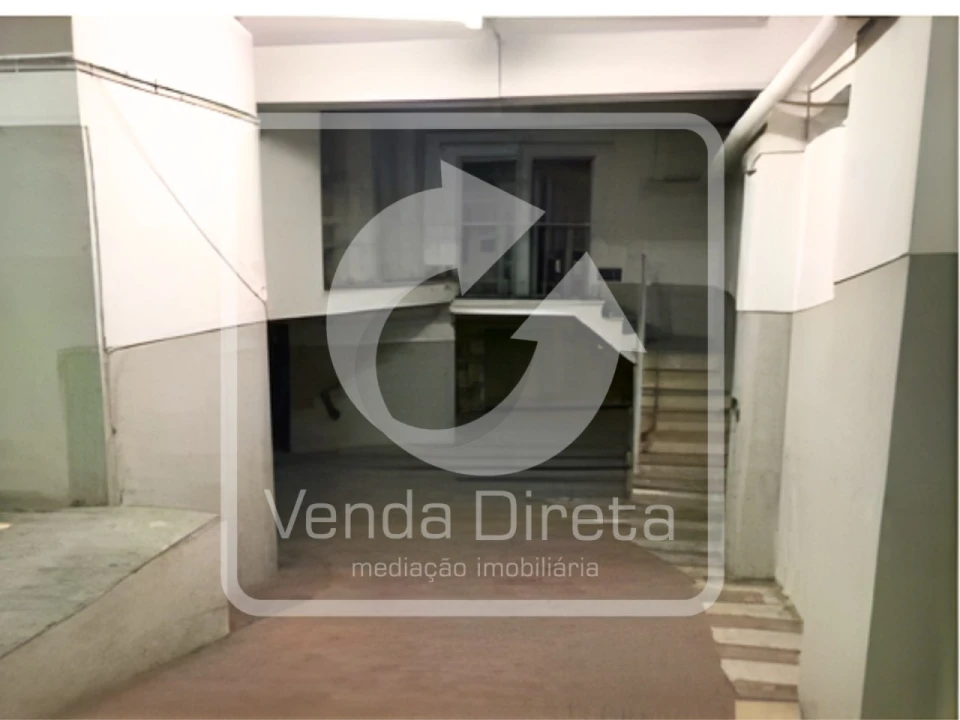 Garagem para Venda em São Domingos de Benfica Foto 11