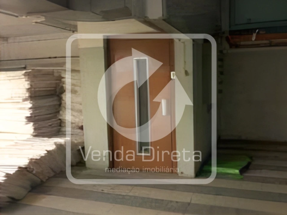 Garagem para Venda em São Domingos de Benfica Foto 19