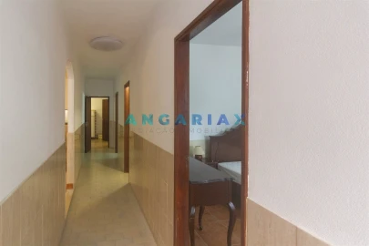 Moradia T2 para Arrendamento em Calvaria de Cima