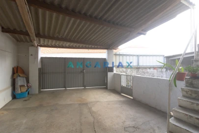 Moradia T2 para Arrendamento em Calvaria de Cima
