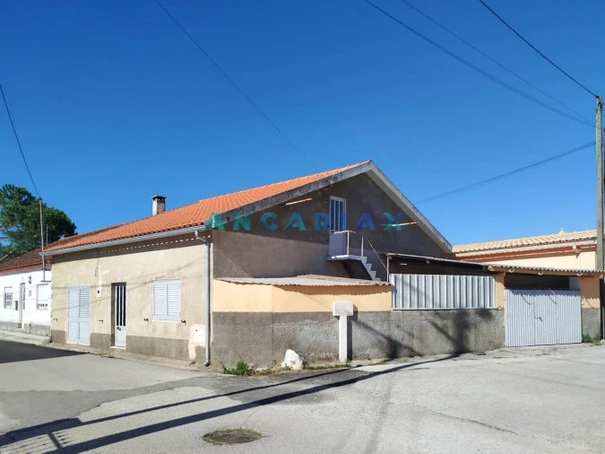 Moradia T2 para Arrendamento em Calvaria de Cima Foto 3