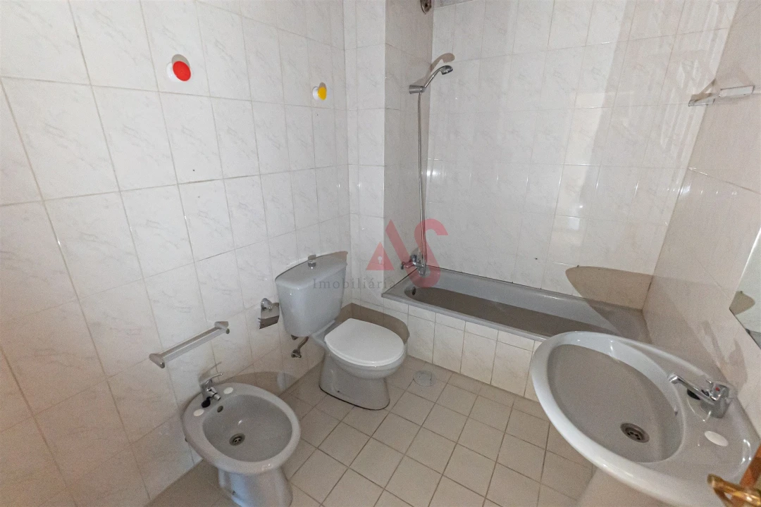 Apartamento T3 para Venda em Vilar de Andorinho Foto 22