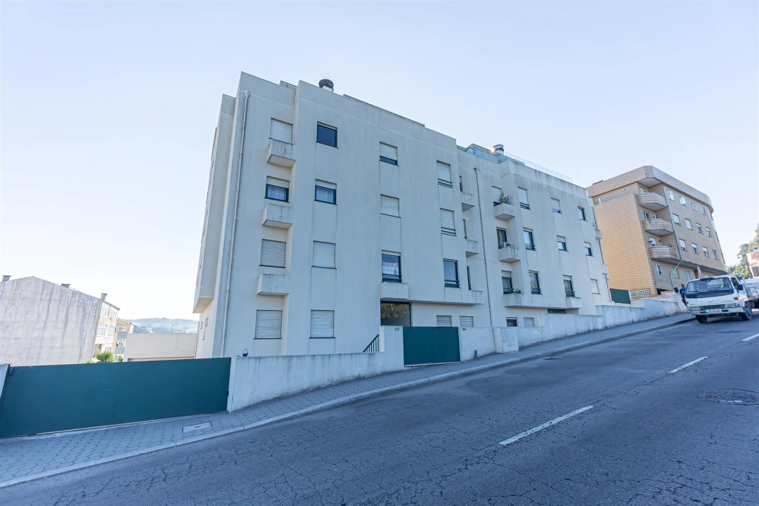 Apartamento T3 para Venda em Vilar de Andorinho Foto 1