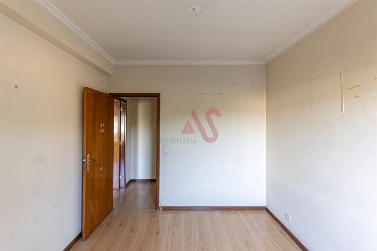Apartamento T3 para Venda em Vilar de Andorinho Foto 17