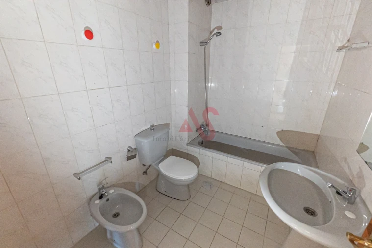 Apartamento T3 para Venda em Vilar de Andorinho Foto 22