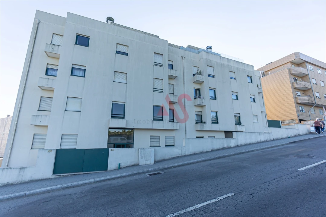 Apartamento T3 para Venda em Vilar de Andorinho Foto 2