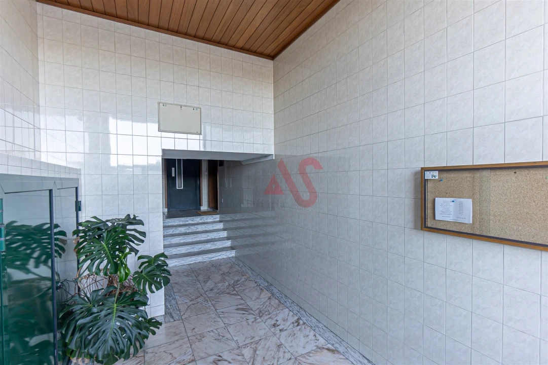 Apartamento T3 para Venda em Vilar de Andorinho Foto 27