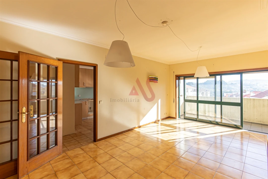Apartamento T3 para Venda em Vilar de Andorinho Foto 3