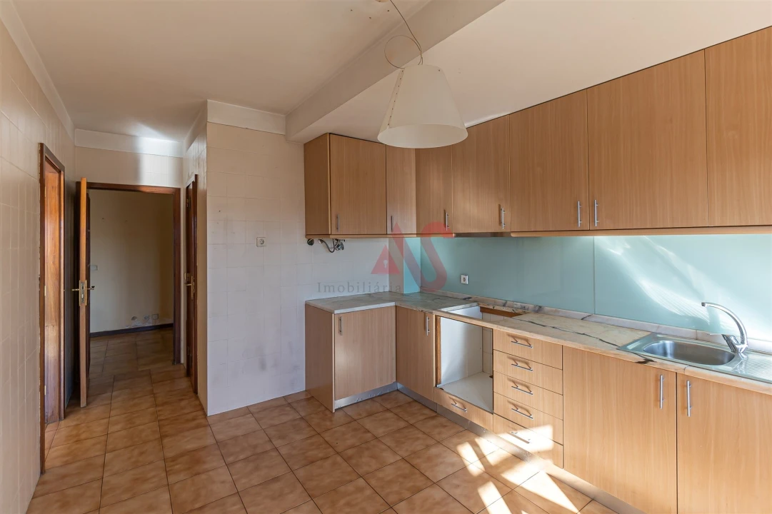 Apartamento T3 para Venda em Vilar de Andorinho Foto 12