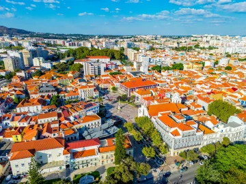 Loja para Arrendamento em União das Freguesias de Setúbal