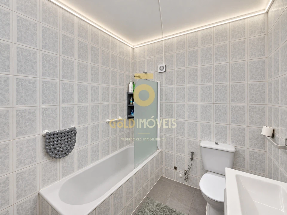 Apartamento T3 para Venda em Argoncilhe Foto 23