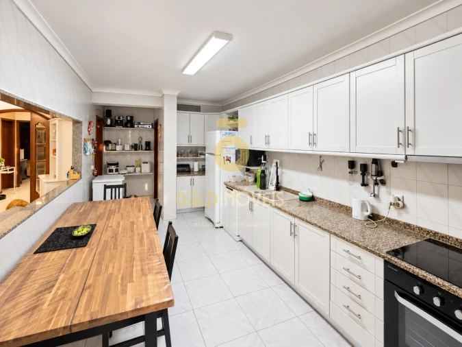 Apartamento T3 para Venda em Argoncilhe Foto 4