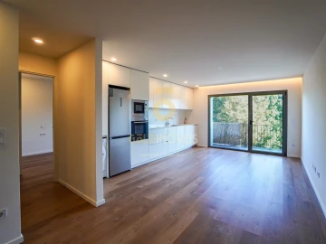 Apartamento T1 para Arrendamento em Sobrado e Bairros