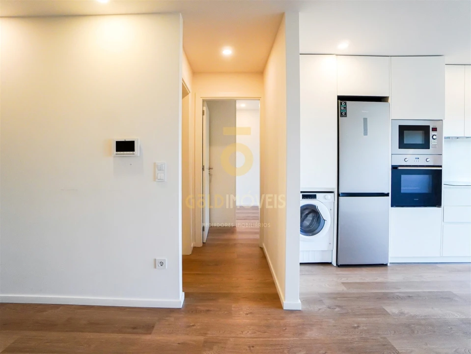 Apartamento T1 para Arrendamento em Sobrado e Bairros Foto 10