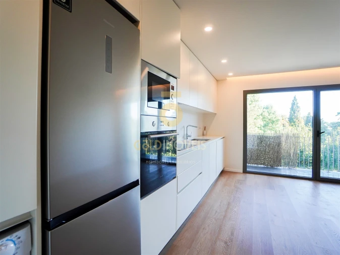 Apartamento T1 para Arrendamento em Sobrado e Bairros Foto 4