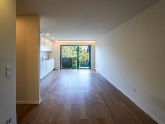 Apartamento T1 para Arrendamento em Sobrado e Bairros Foto 2