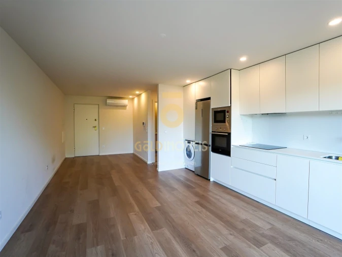Apartamento T1 para Arrendamento em Sobrado e Bairros Foto 3