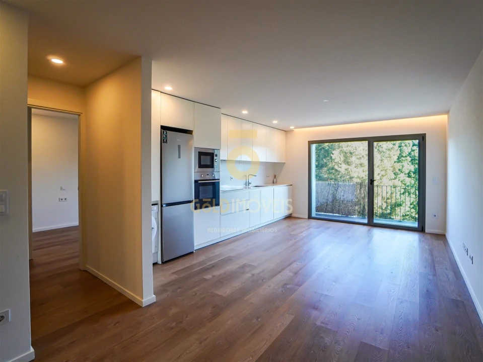 Apartamento T1 para Arrendamento em Sobrado e Bairros Foto 1