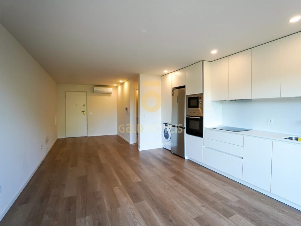 Apartamento T1 para Arrendamento em Sobrado e Bairros Foto 3